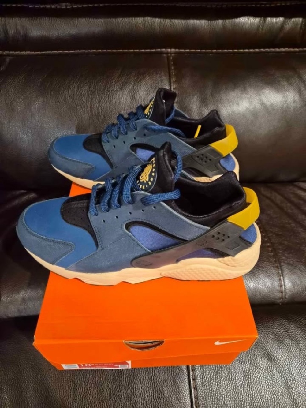 Nike Air Huarache Premium Armory Navy shoes sneakers - Men's Size 10.5